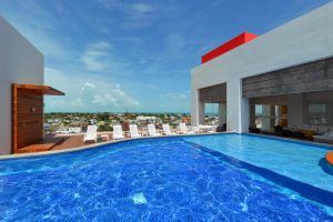 Hotel-Fiesta-Inn-Chetumal-piscina